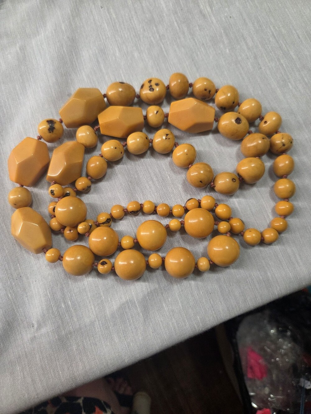 Vintage Extra Chunky Geometric Honey Knotted Necklace | Lucite/Bakelite/Amber ? - Picture 3 of 5